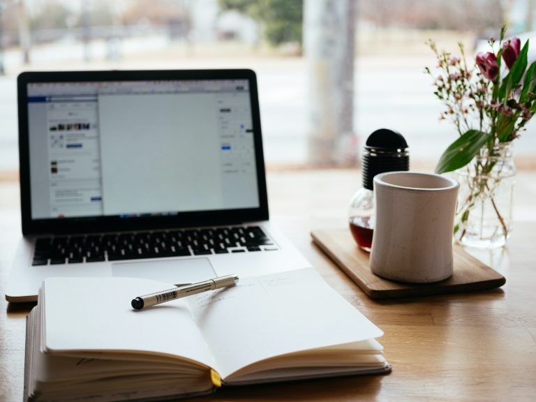 Lire la suite à propos de l’article Comment créer une stratégie éditoriale efficace ?